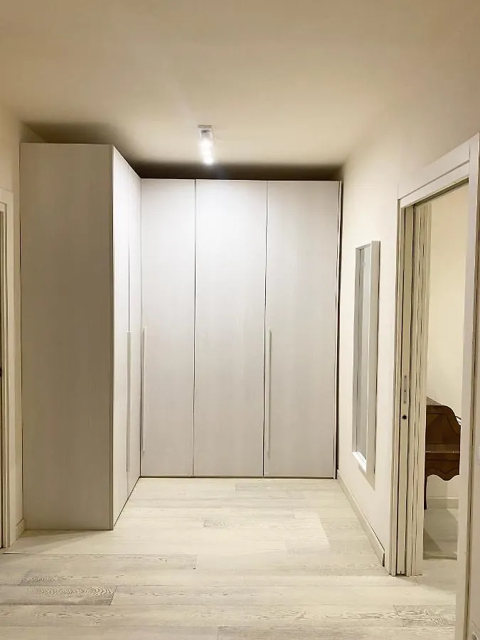 Front Beach Apartments ヴィアレッジョ 0*,  イタリア